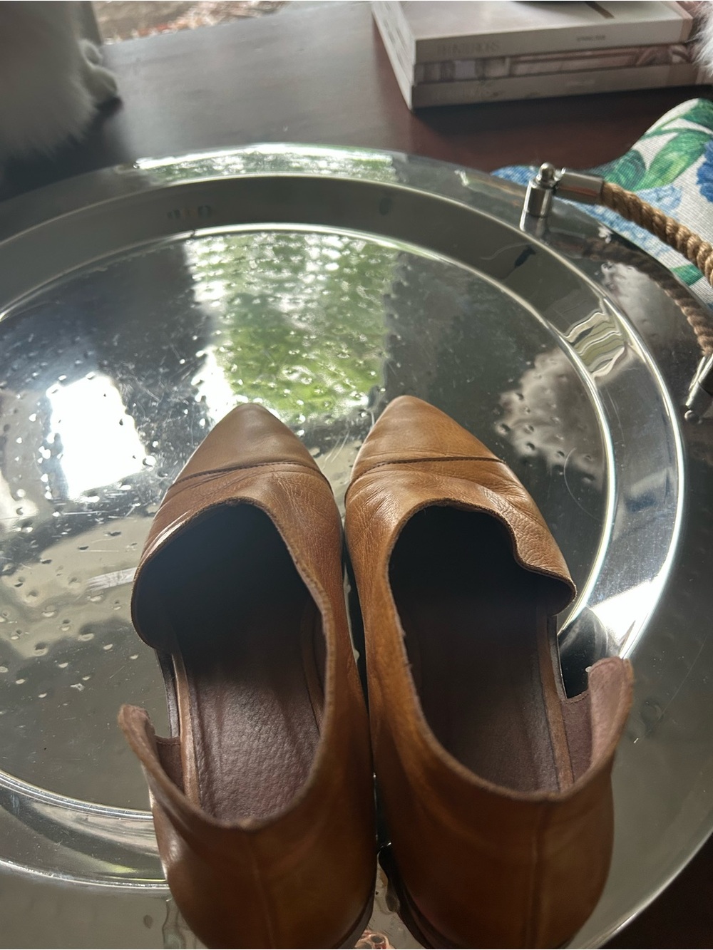 Free People leather Women’s Pointed Toe Slip-On Flats in Tan. Made in Spain.